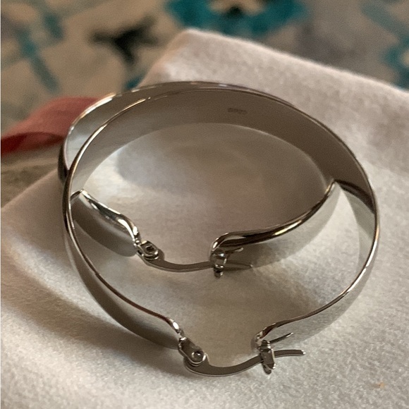 New sterling silver hoop earrings - Picture 2 of 4
